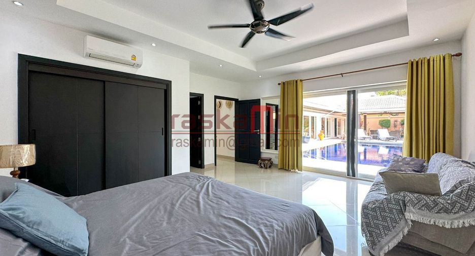 For rent 3 bedrooms villa in East Pattaya, Pattaya