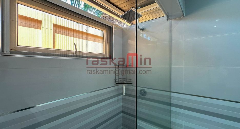 For rent 3 bedrooms villa in East Pattaya, Pattaya