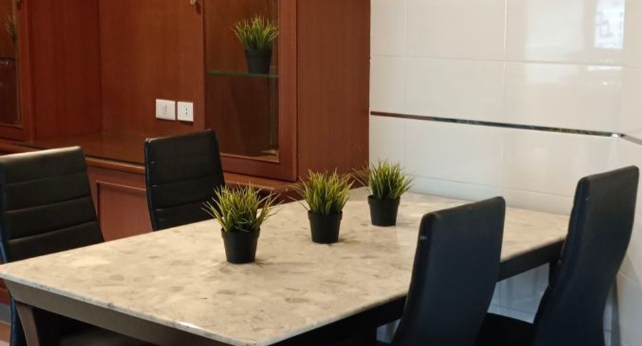 For rent 2 bedrooms condo in Watthana, Bangkok