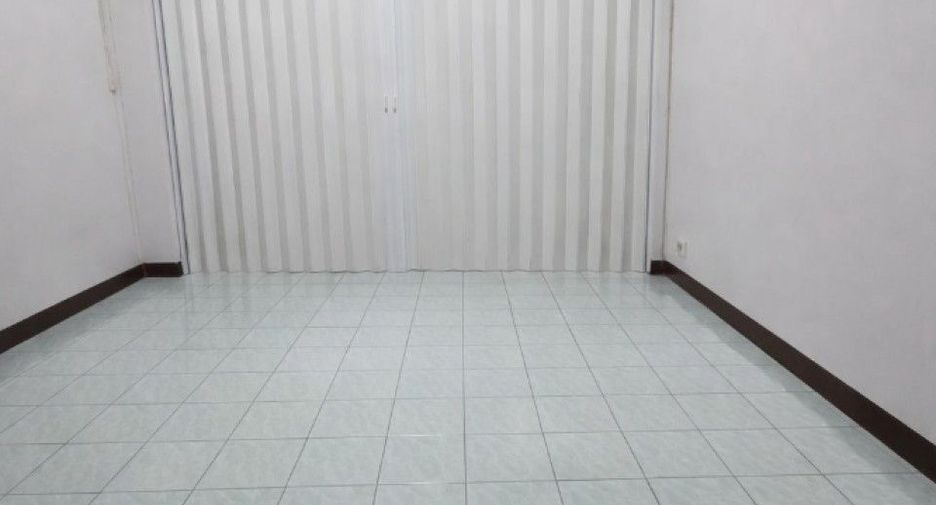 Reihenhaus zum Kauf mit 2 Zimmer in Mueang Samut Prakan, Samut Prakan