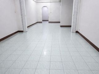 Casa adosada en venta de 2 habitaciones en Mueang Samut Prakan, Samut Prakan