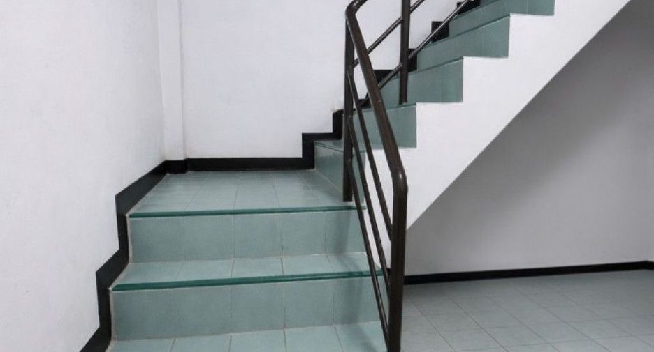 Reihenhaus zum Kauf mit 2 Zimmer in Mueang Samut Prakan, Samut Prakan