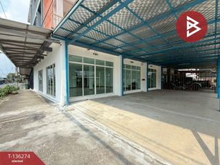 Local comercial en venta de 9 habitaciones en Lam Luk Ka, Pathum Thani