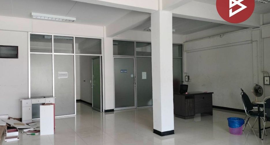 À vendre 5 chambres local commercial à Si Racha, Chonburi