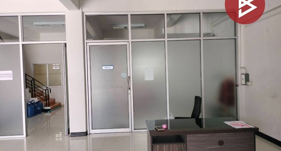 À vendre 5 chambres local commercial à Si Racha, Chonburi