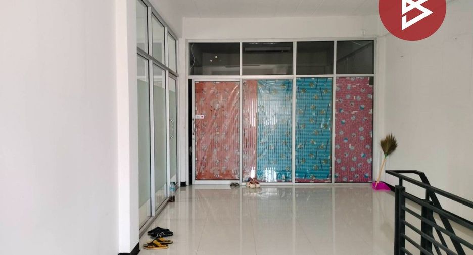 À vendre 5 chambres local commercial à Si Racha, Chonburi