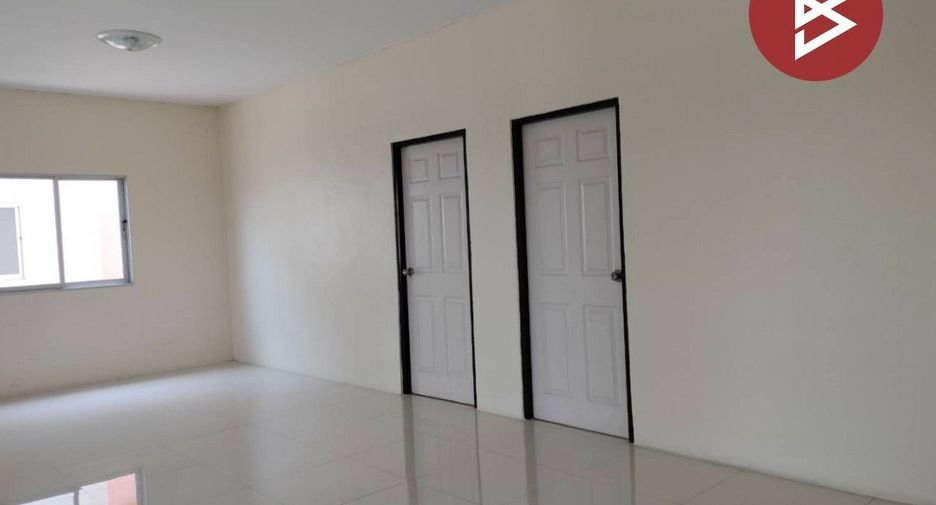 À vendre 5 chambres local commercial à Si Racha, Chonburi