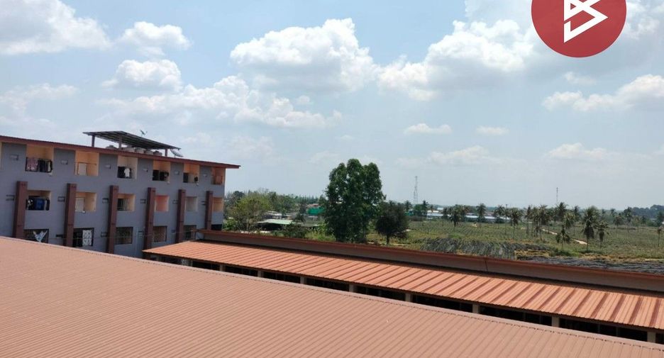 À vendre 5 chambres local commercial à Si Racha, Chonburi