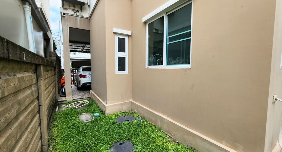 For sale 3 bedrooms house in Suan Luang, Bangkok