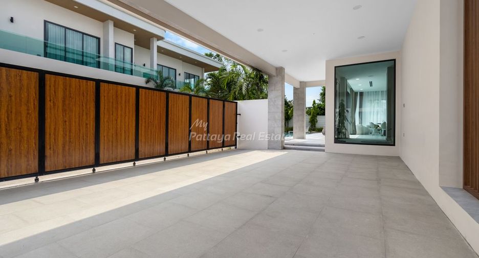 For sale 4 bedrooms villa in Bang Lamung, Chonburi