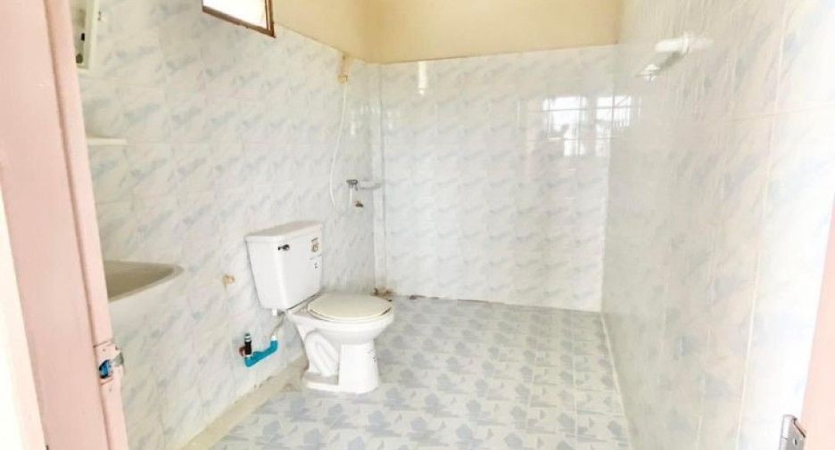 Gewerbefläche zum Kauf mit 3 Zimmer in Mueang Rayong, Rayong