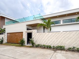 For sale 3 bedrooms villa in Bang Lamung, Chonburi
