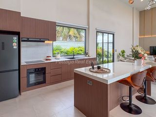 For sale 3 bedrooms villa in Bang Lamung, Chonburi