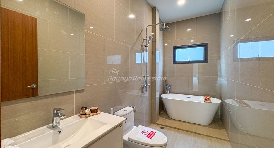For sale 3 bedrooms villa in Bang Lamung, Chonburi