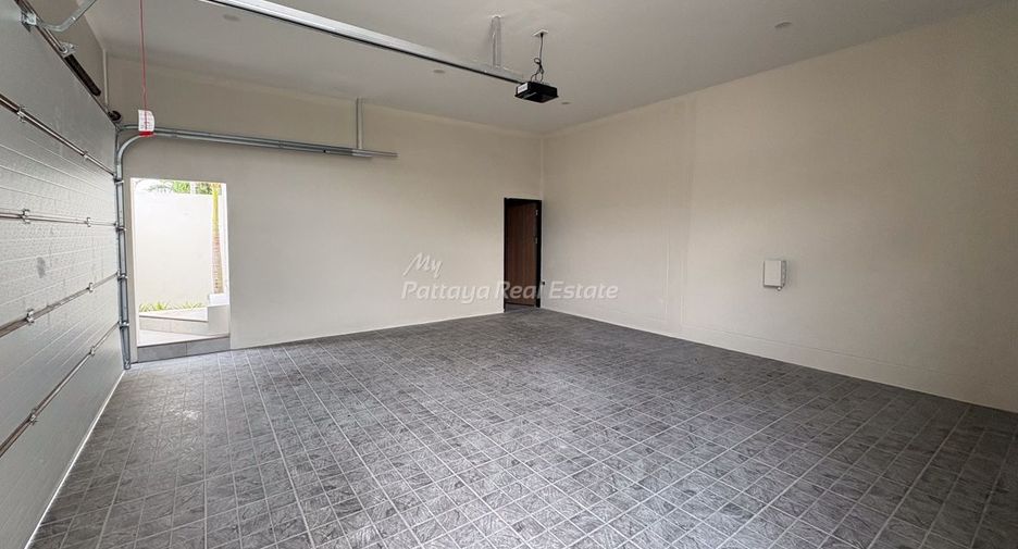 For sale 3 bedrooms villa in Bang Lamung, Chonburi