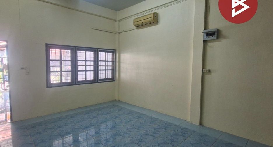 For rent and for sale 2 bedrooms townhouse in Khlong Sam Wa, Bangkok