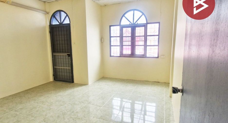 For rent and for sale 2 bedrooms townhouse in Khlong Sam Wa, Bangkok