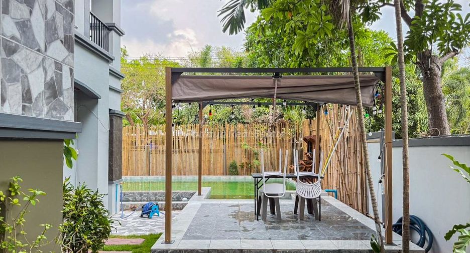 For sale 6 bedrooms house in Bang Lamung, Chonburi