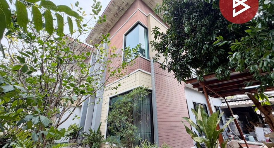 For sale 4 bedrooms house in Mueang Pathum Thani, Pathum Thani
