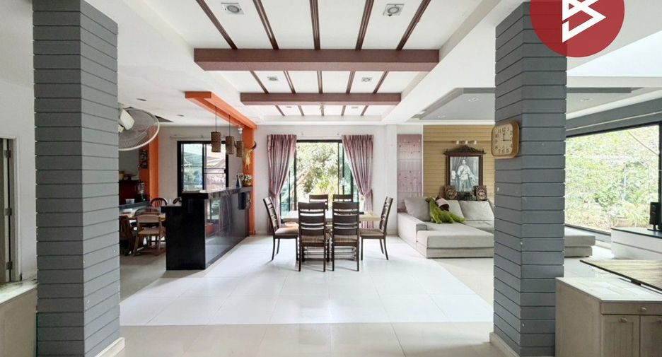 For sale 4 bedrooms house in Mueang Pathum Thani, Pathum Thani