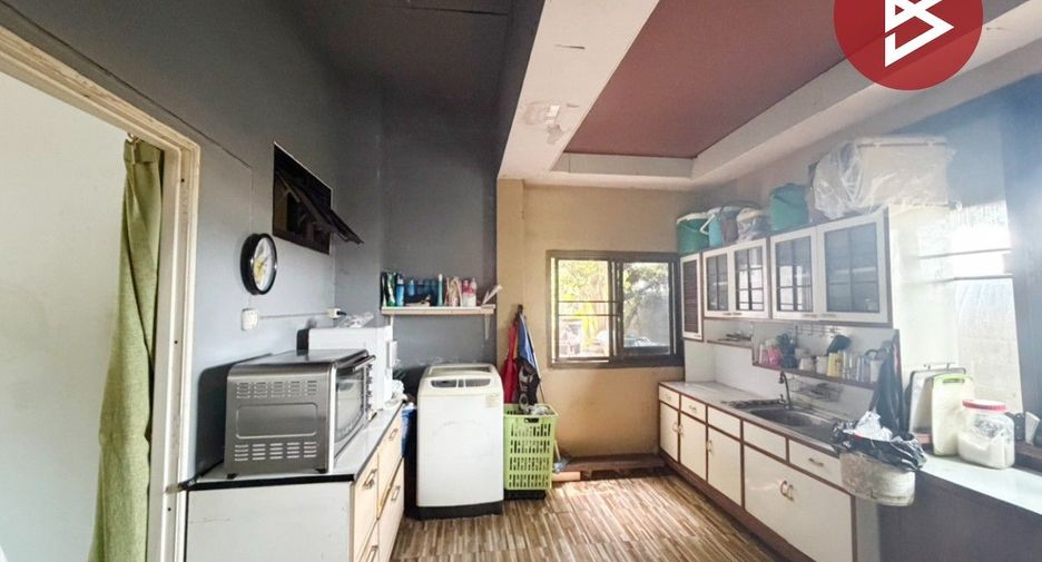 For sale 4 bedrooms house in Mueang Pathum Thani, Pathum Thani