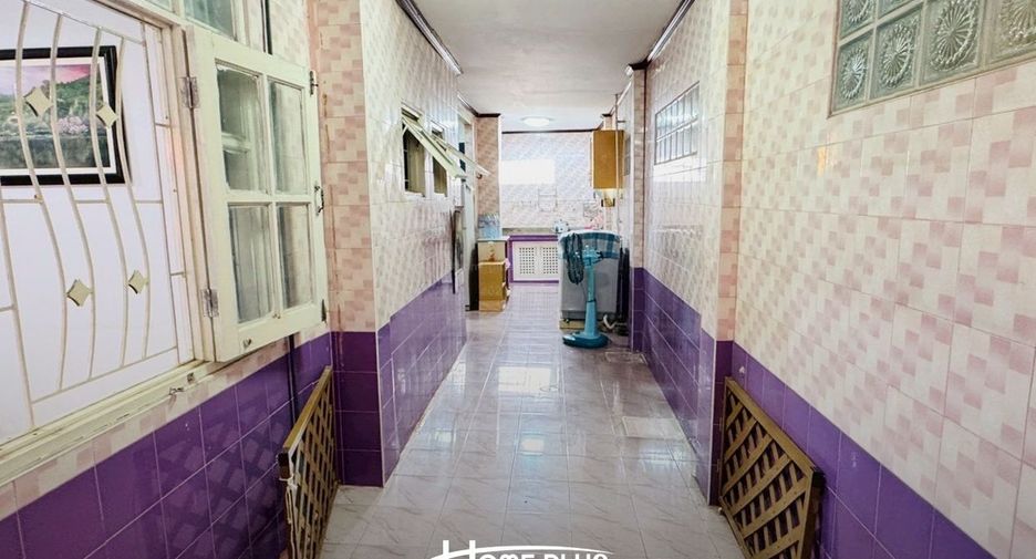 For sale 3 bedrooms house in Khlong Sam Wa, Bangkok