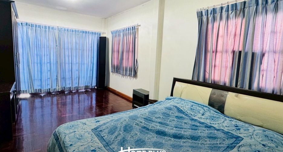 For sale 3 bedrooms house in Khlong Sam Wa, Bangkok