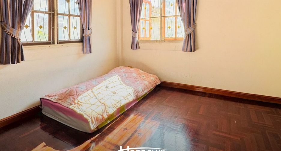 For sale 3 bedrooms house in Khlong Sam Wa, Bangkok