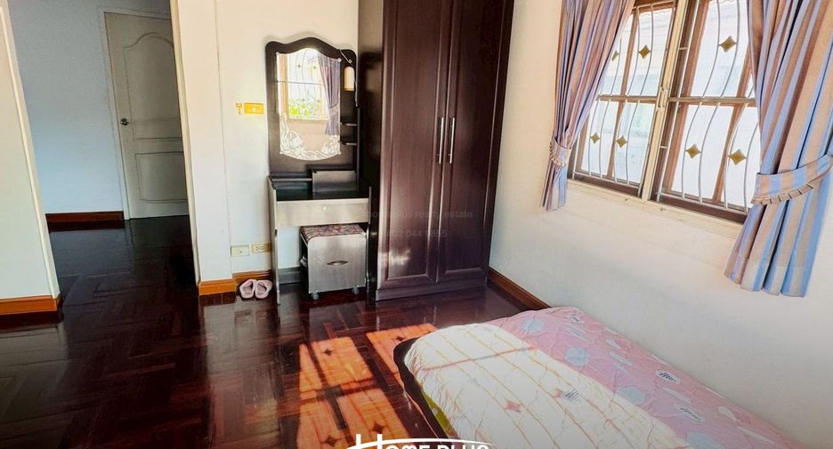 For sale 3 bedrooms house in Khlong Sam Wa, Bangkok