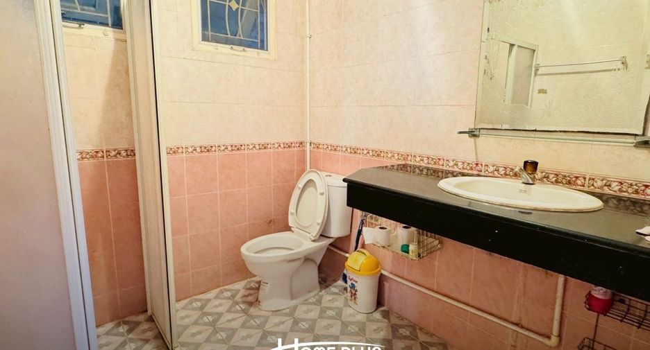For sale 3 bedrooms house in Khlong Sam Wa, Bangkok
