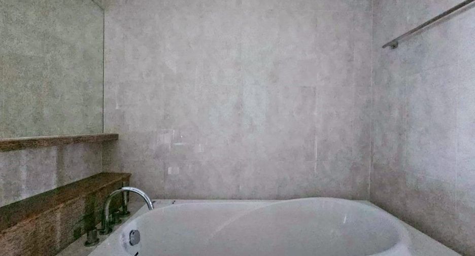For rent 1 bed apartment in Khlong Toei, Bangkok