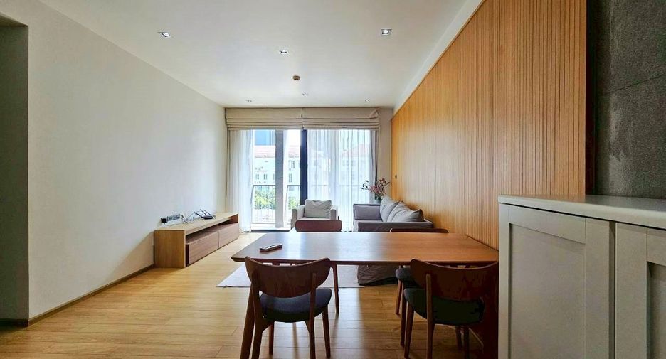 Apartamento con servicios en alquiler de 2 habitaciones en Khlong Toei, Bangkok