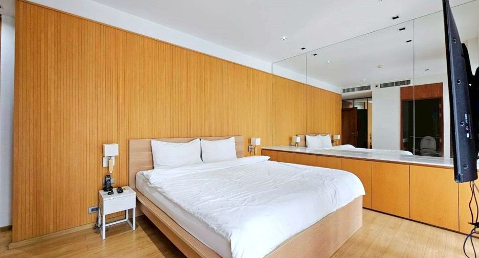 Apartamento con servicios en alquiler de 2 habitaciones en Khlong Toei, Bangkok