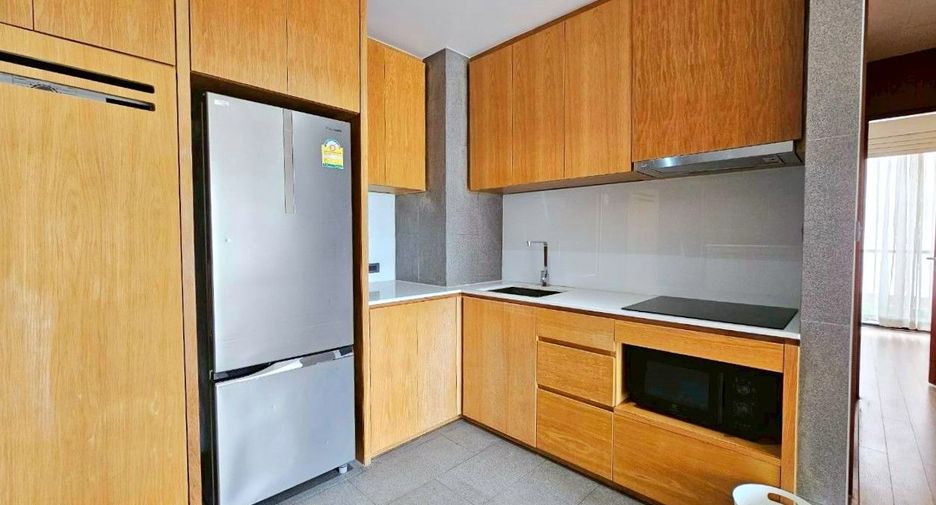 Apartamento con servicios en alquiler de 2 habitaciones en Khlong Toei, Bangkok