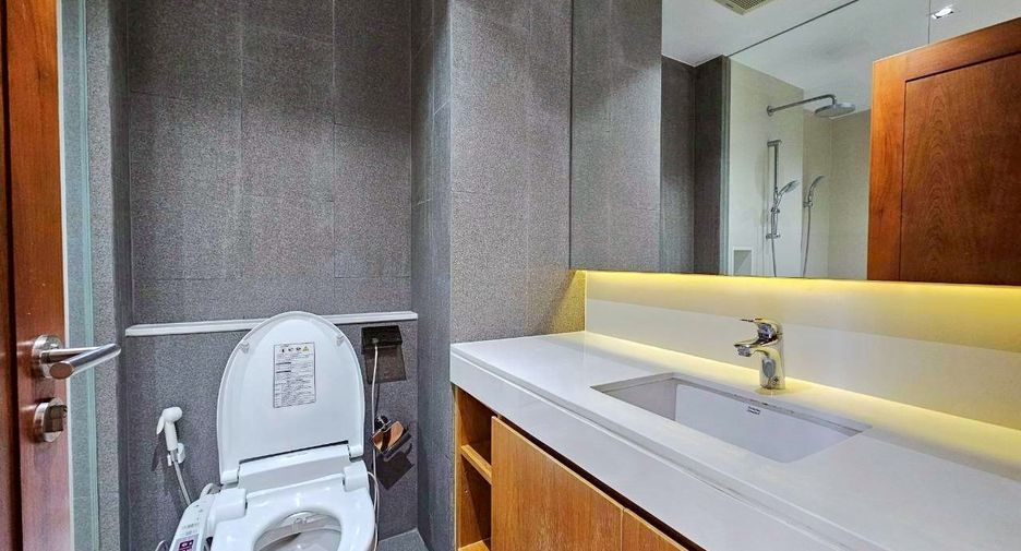 Apartamento con servicios en alquiler de 2 habitaciones en Khlong Toei, Bangkok