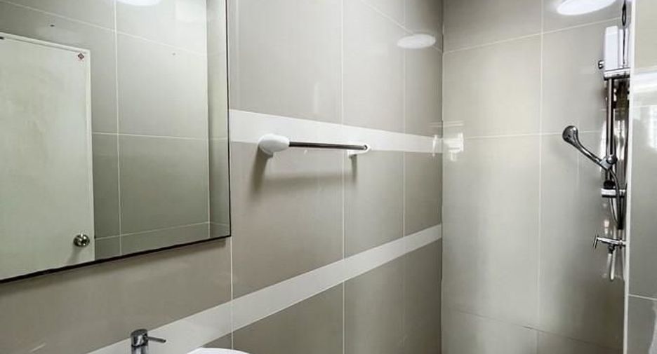 For sale 4 bedrooms townhouse in Bang Phli, Samut Prakan