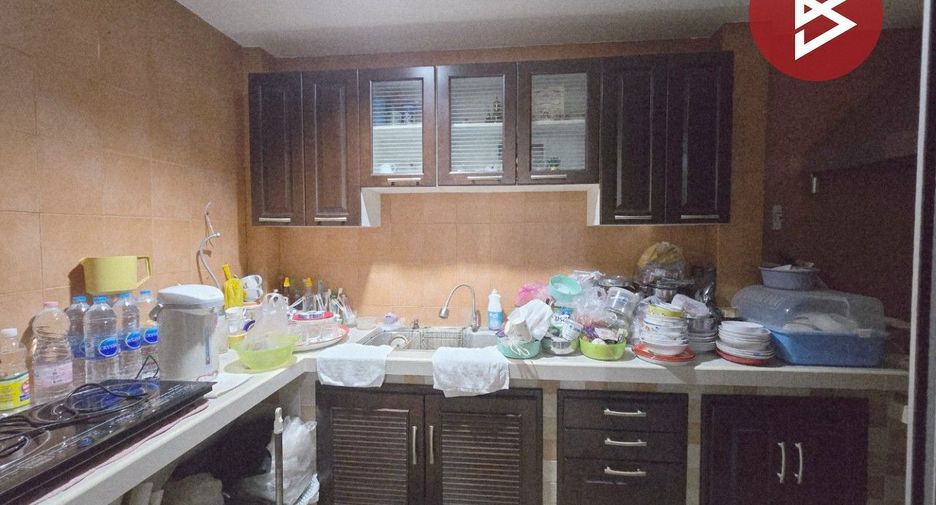 For sale 3 bedrooms townhouse in Mueang Samut Prakan, Samut Prakan
