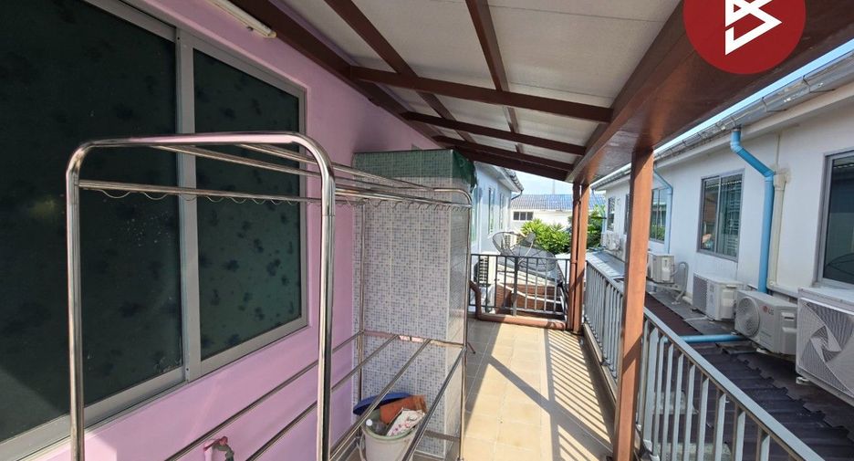 For sale 3 bedrooms townhouse in Mueang Samut Prakan, Samut Prakan