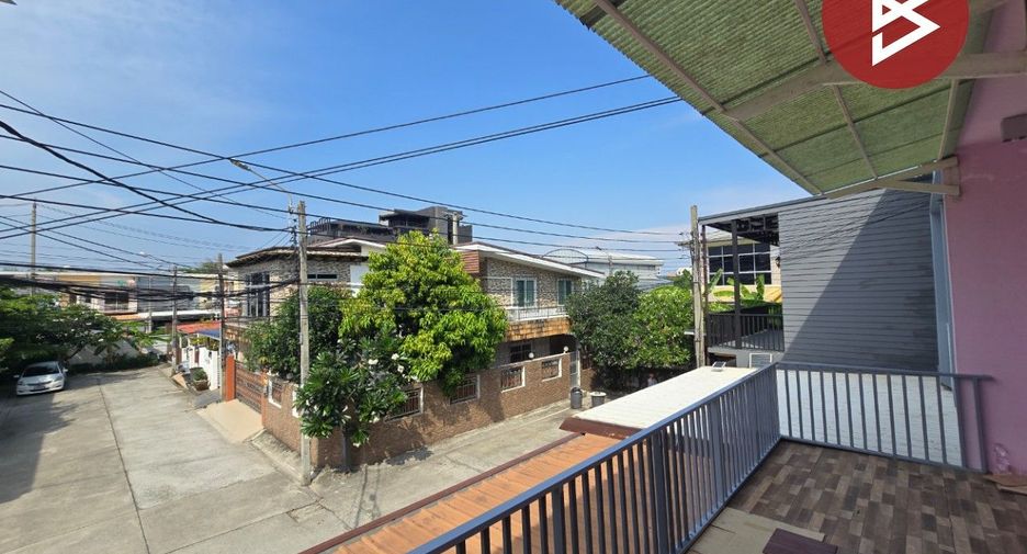 For sale 3 bedrooms townhouse in Mueang Samut Prakan, Samut Prakan