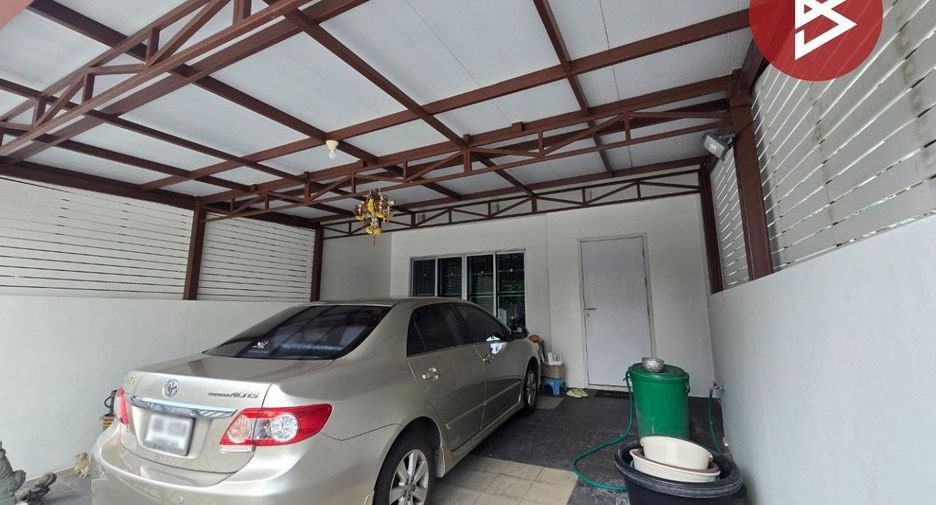 For sale 3 bedrooms townhouse in Mueang Samut Prakan, Samut Prakan