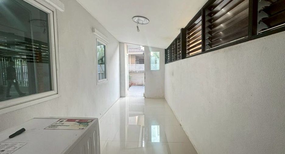 For rent 4 bedrooms house in Doi Saket, Chiang Mai