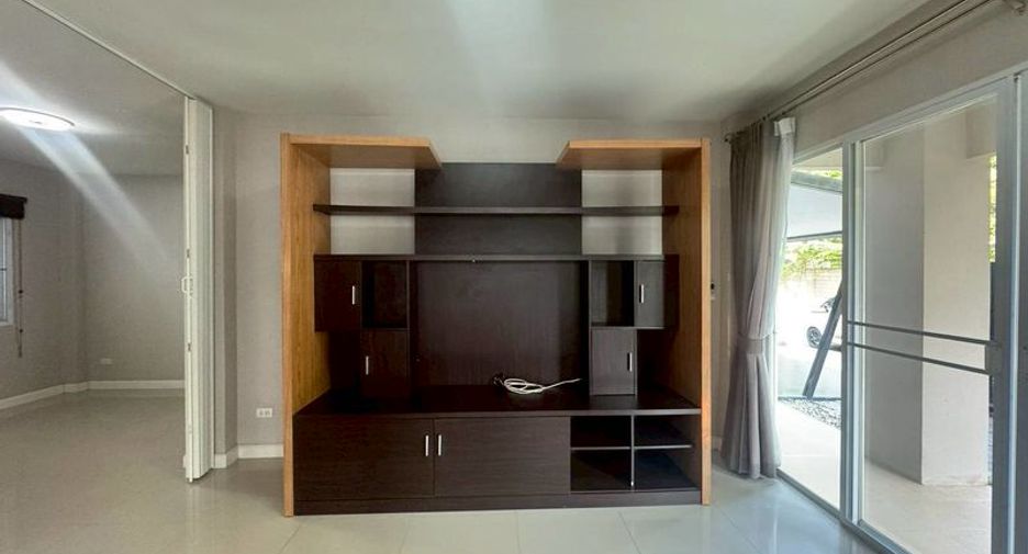 For rent 4 bedrooms house in Doi Saket, Chiang Mai
