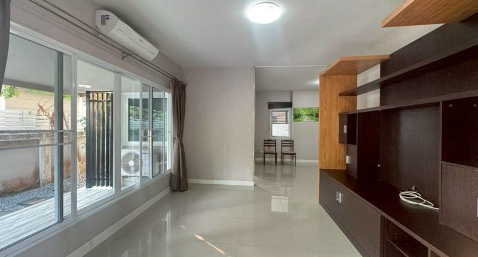 For rent 4 bedrooms house in Doi Saket, Chiang Mai