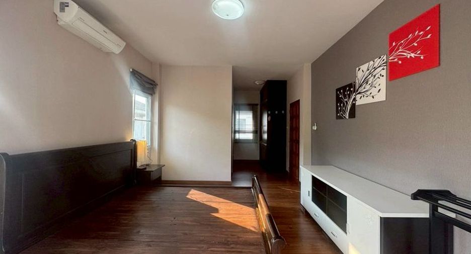 For rent 4 bedrooms house in Doi Saket, Chiang Mai