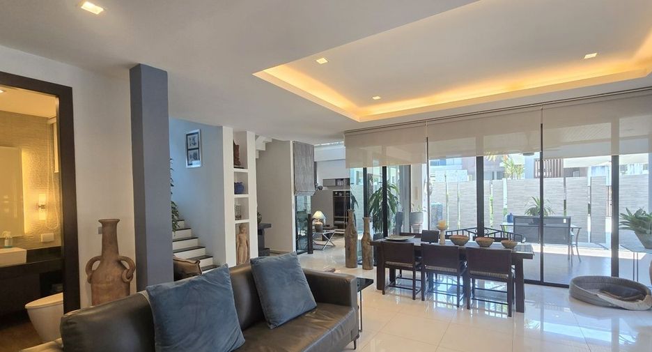 Casa en venta de 4 habitaciones en Si Racha, Chonburi
