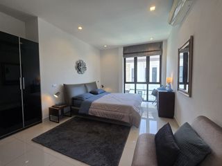 Casa en venta de 4 habitaciones en Si Racha, Chonburi