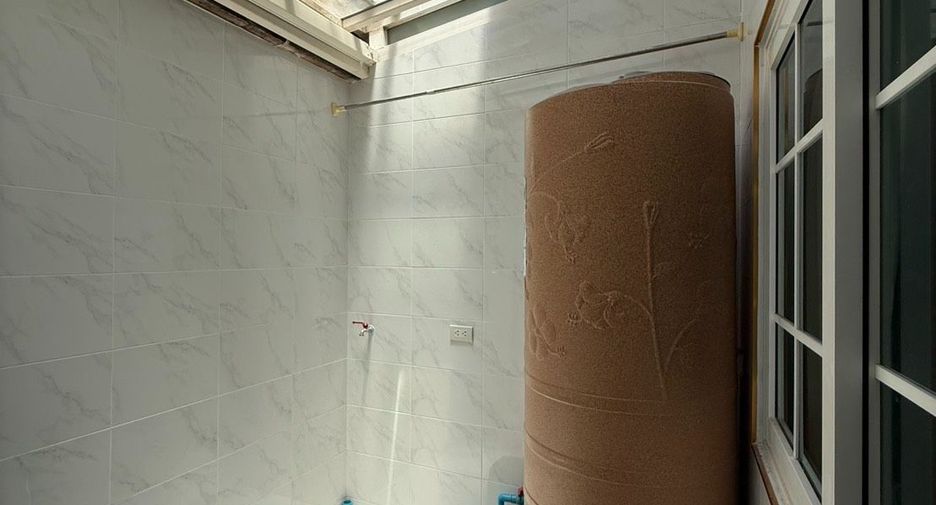 出租 4 卧室 联排别墅 在 Chom Thong, 曼谷
