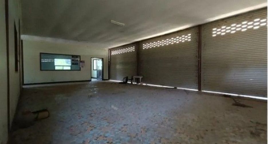 Büro zum Kauf mit 1 Zimmer in Khok Samrong, Lopburi