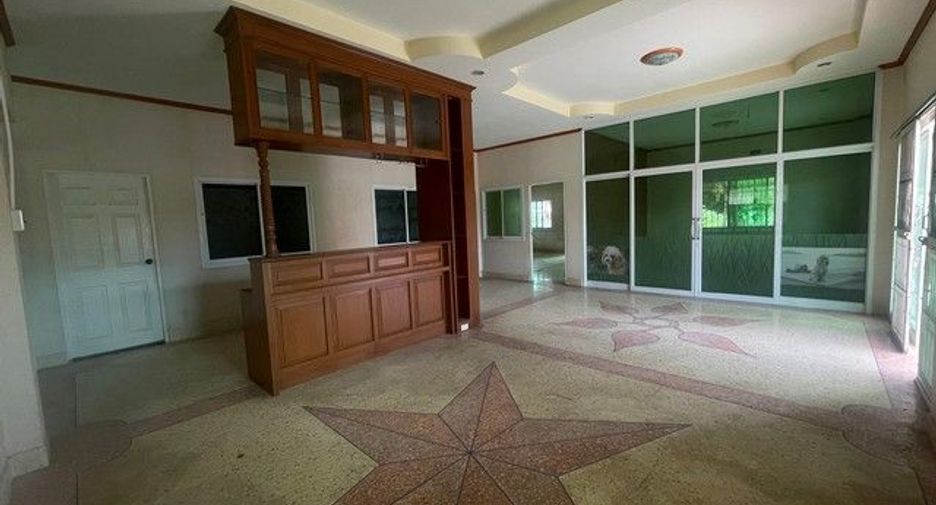 À vendre 3 chambres maison à Ban Bueng, Chonburi