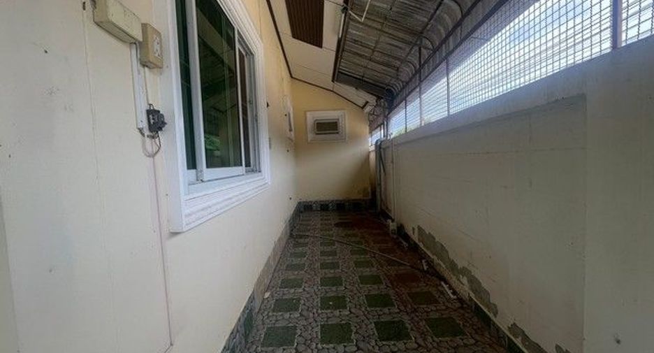 À vendre 3 chambres maison à Ban Bueng, Chonburi